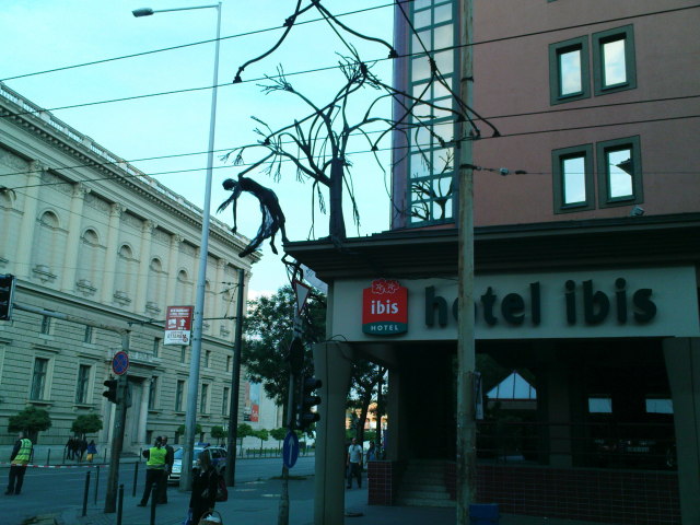 Scaled image tancolonimfaszobor0.jpg 