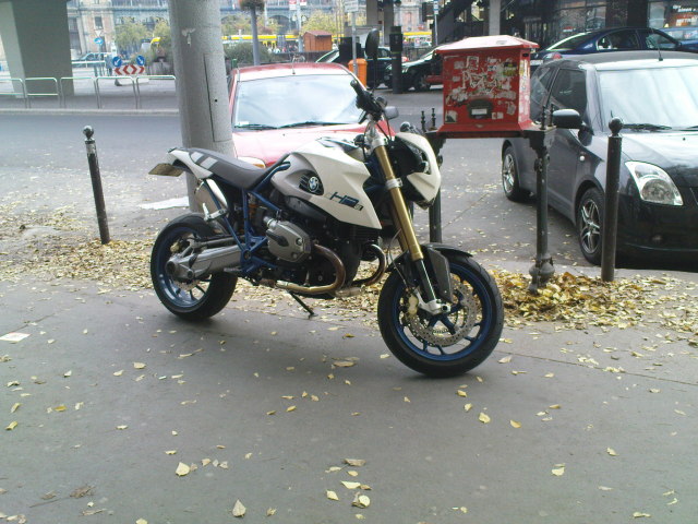 Scaled image bmwhp20.jpg 