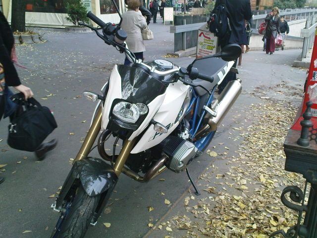 Scaled image bmwhp21.jpg 