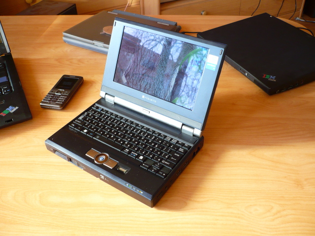 Scaled image toshiba_libretto_u100_guido_1.jpg 