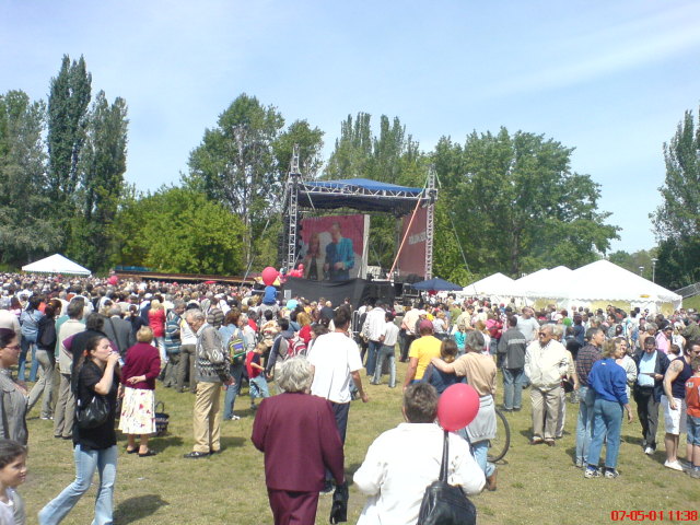 Scaled image majalis2007-02.jpg 