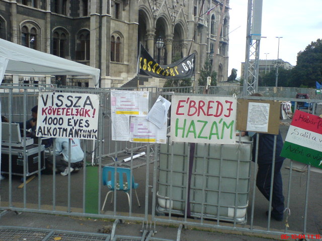 Scaled image nemzethalal18.jpg 